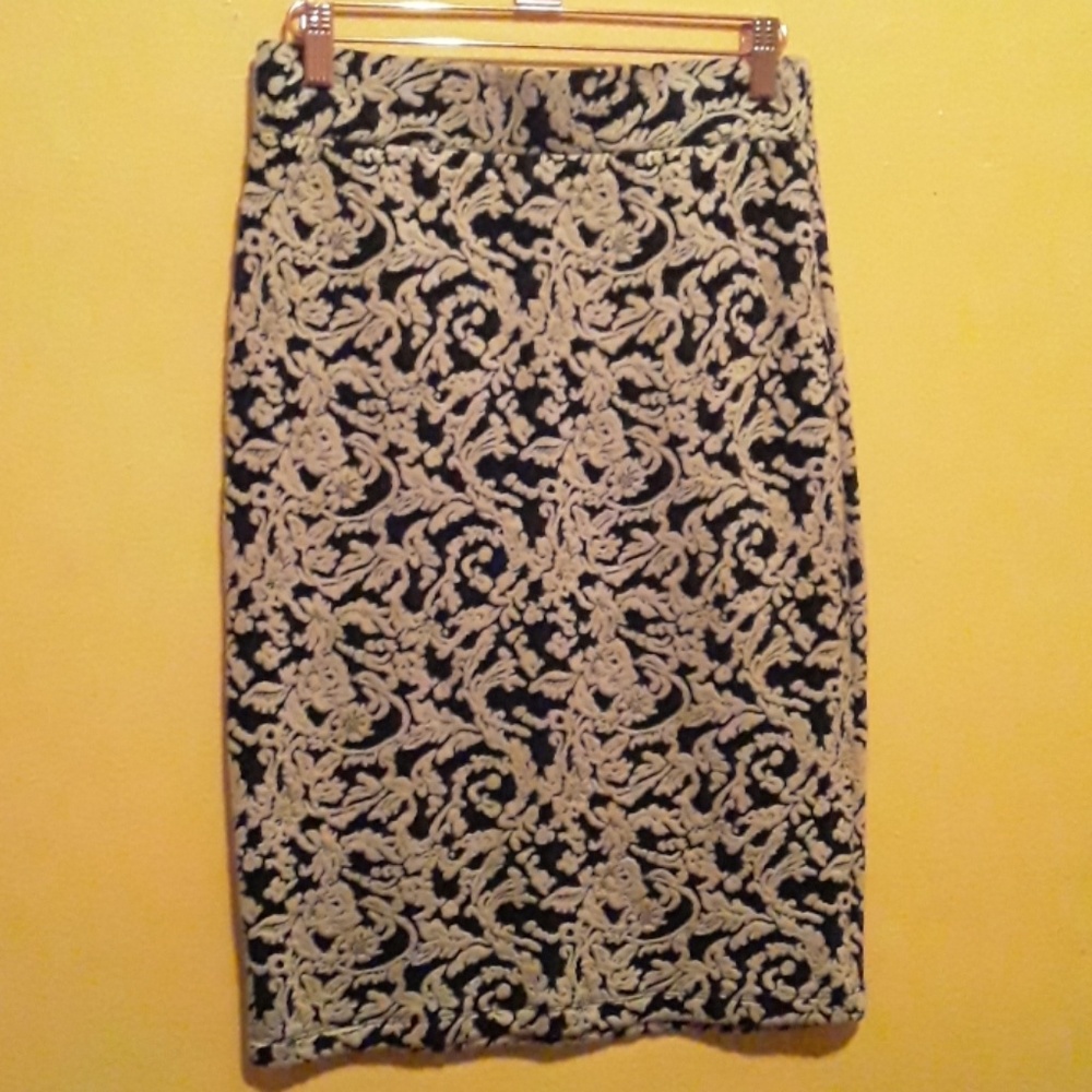 Flower printed pencil skirt